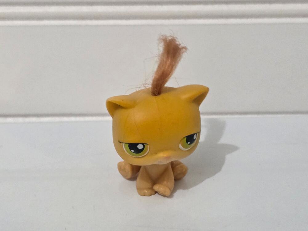 Hasbro Littlest Pet Shop #78 Orange Sitting Cat 2004